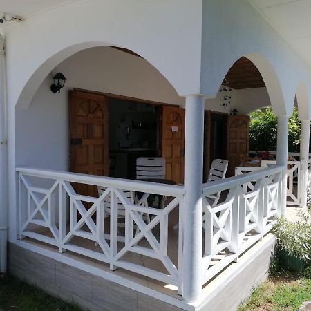 Maison De Vacanze Baie Sainte Anne Exterior foto